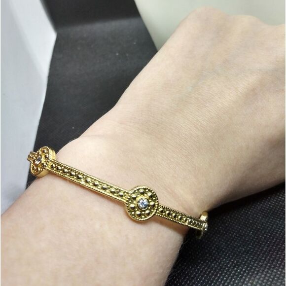Kings prize medallion crystal bracelet - Picture 1 of 3